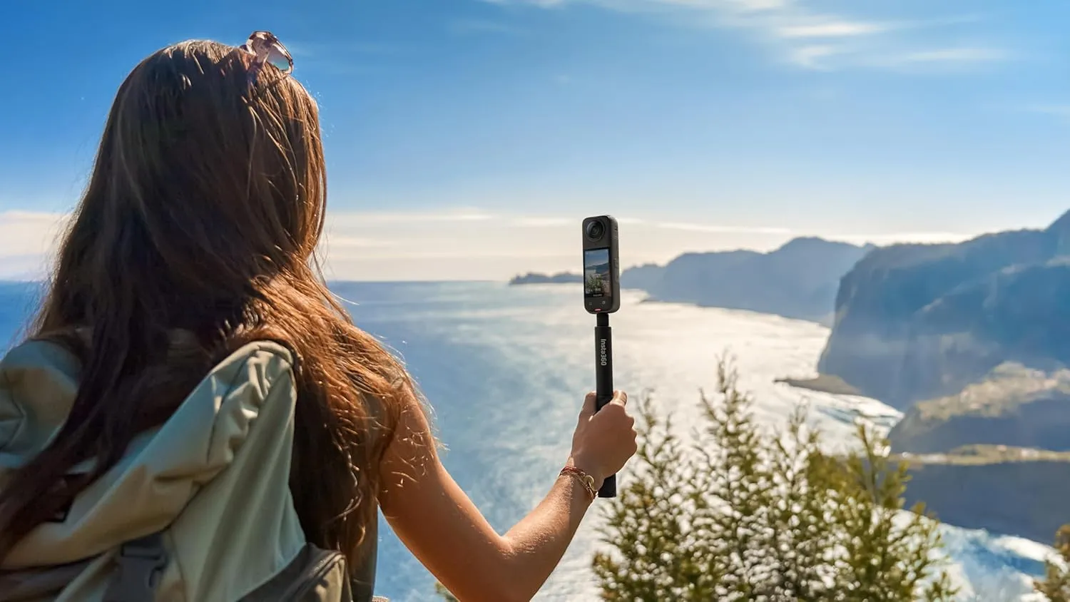 Insta360 X4 Basic Bundle-8K Waterproof 360 Action Camera with 1/2" 48MP Sensors, 8K 360 HDR Video, 72MP 360 Photo, 4K Single-Lens |Bundle Includes Selfie Stick, Lens Cap (128GB)