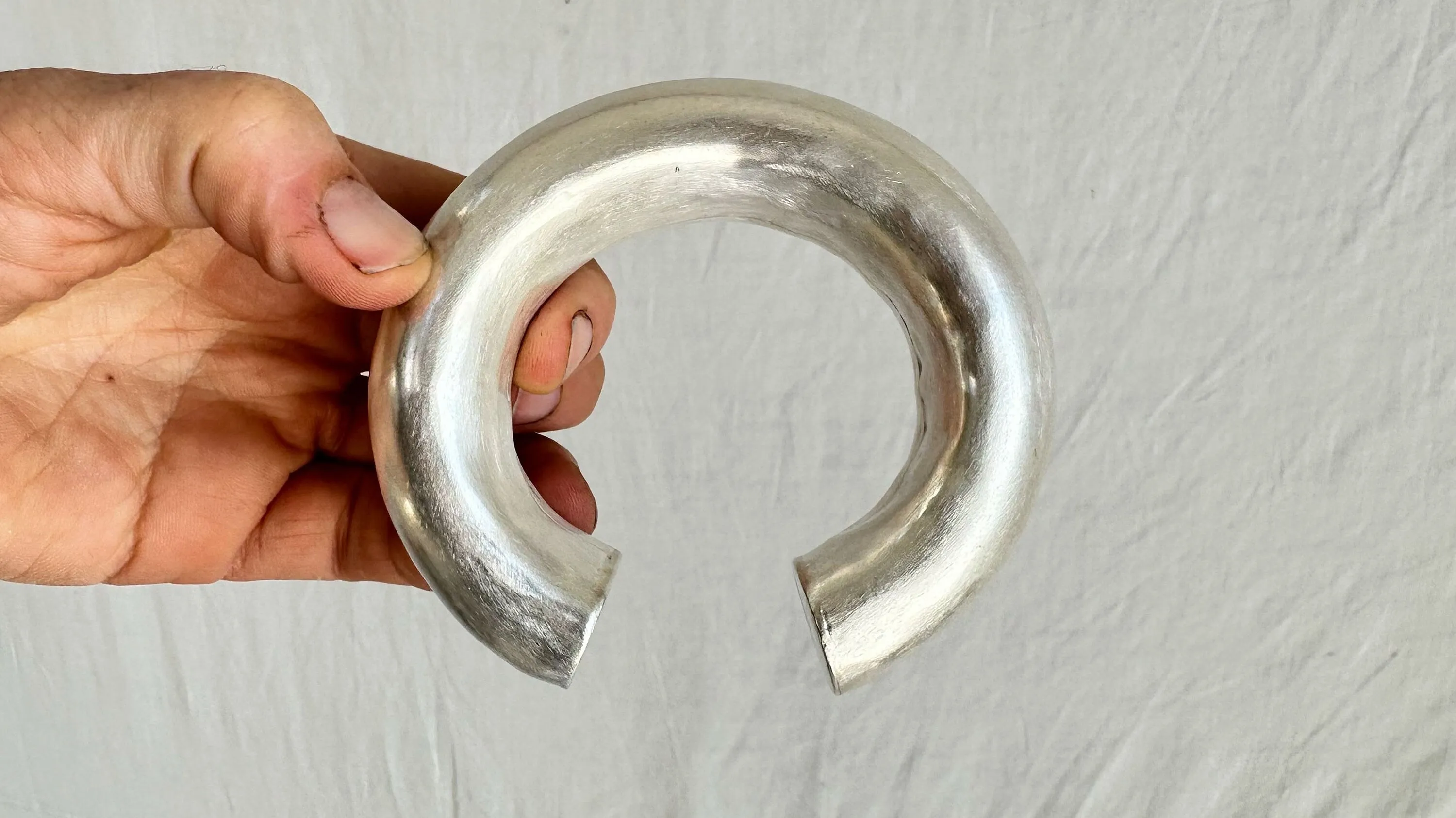 Karen Hill Tribe Silver Bangle. Lovely Shape! 0650
