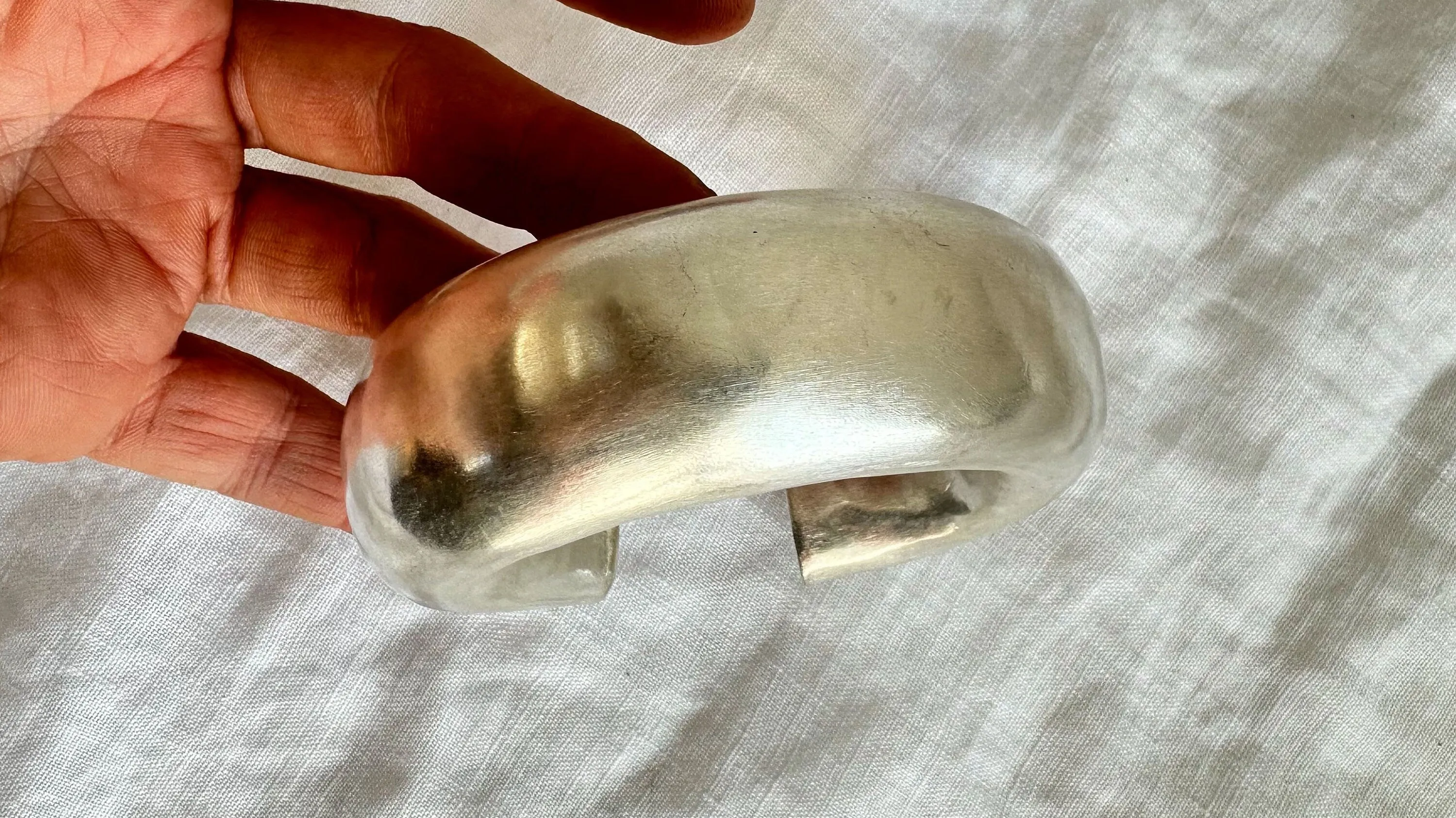 Karen Hill Tribe Silver Bangle. Lovely Shape! 0650